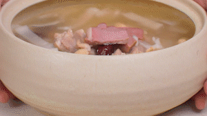 出鍋前5分鐘加鹽調(diào)味。