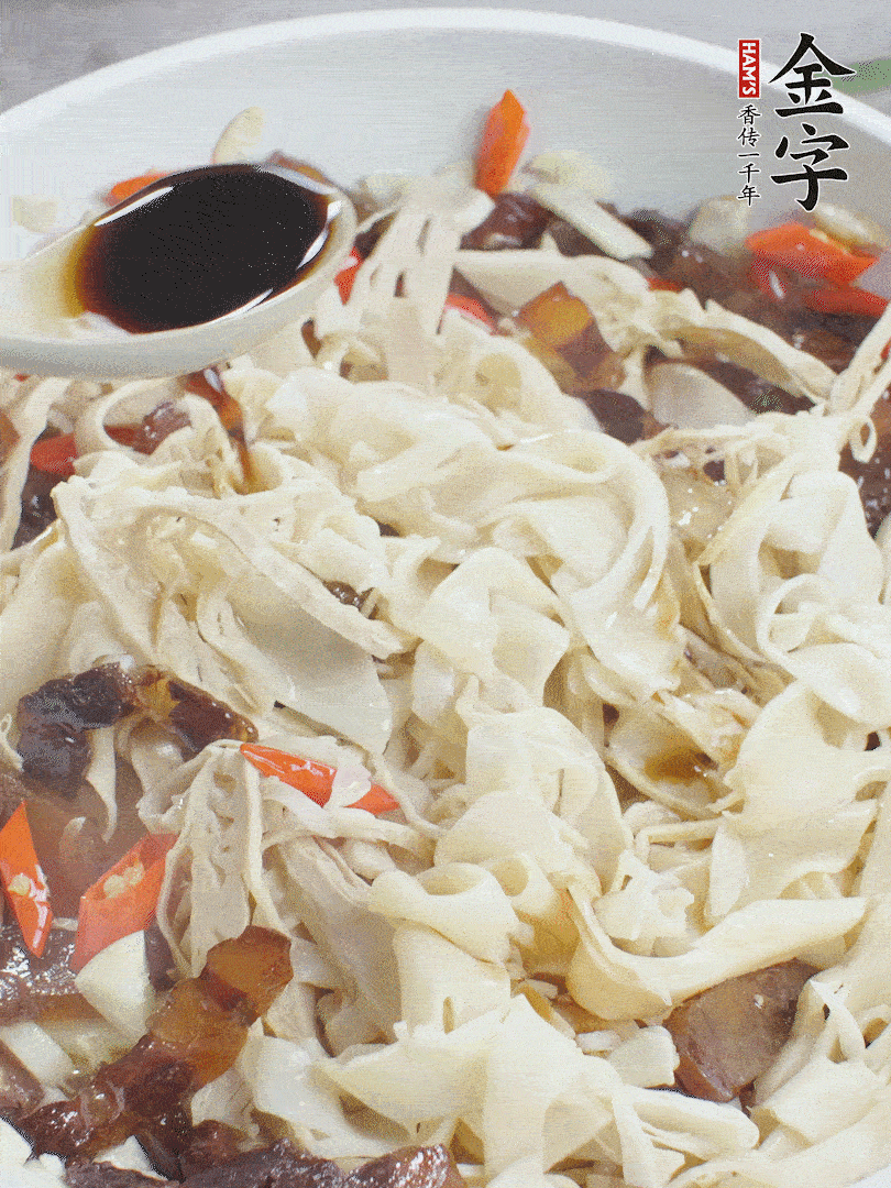 下糯米筍，淋一點生抽、蠔油調味。