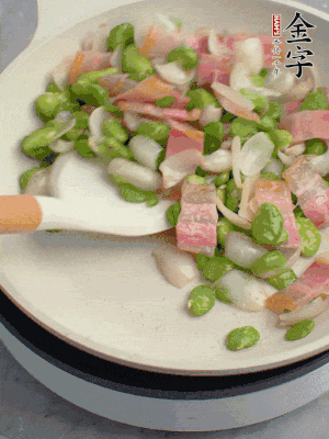 勾薄芡出鍋。