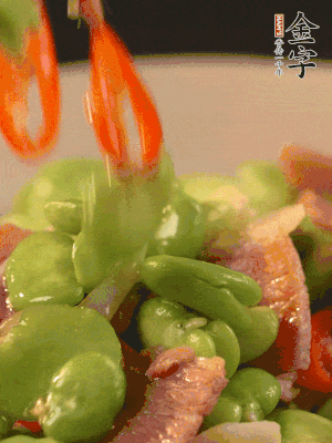 加清水略微煮2分鐘即可出鍋。